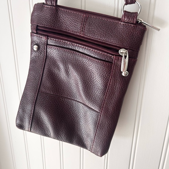 💄 Genuine Leather Crossbody Bag – RFID, Built-In Wallet, Adjustable Strap – Wine - Picture 5 of 12